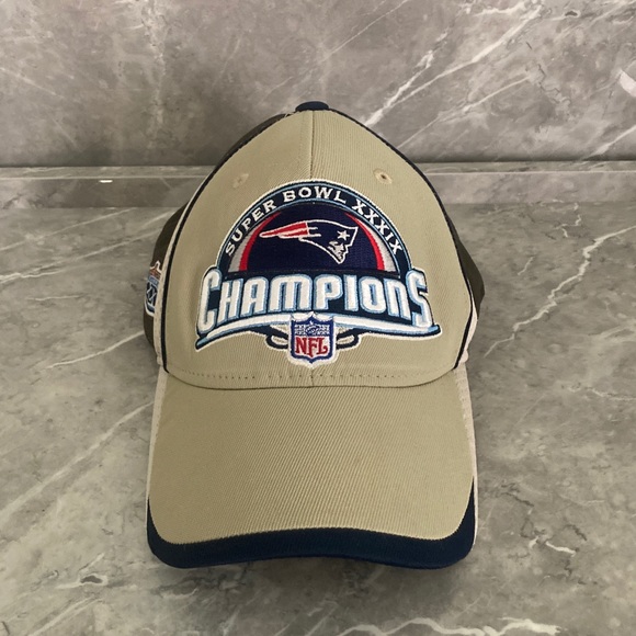 NFL Other - New England Patriots Super Bowl XXXIX Champions NFL Official Reebok • Adjustable